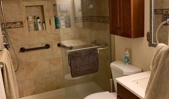 1 E 29th St, Beach Haven, NJ 08008