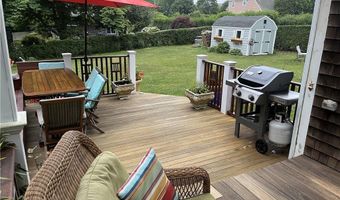 7 Boulevard E, Middletown, RI 02842
