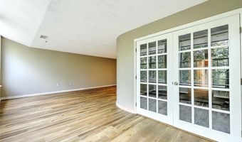 2 School St 334, Lincoln, RI 02802