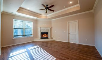 105 NE Larkspur Ln, Bentonville, AR 72712