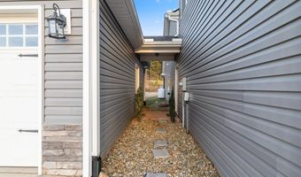 251 Inlet Pointe Dr, Anderson, SC 29625