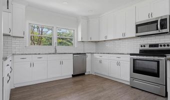 1009 Summit Dr, Albany, GA 31707