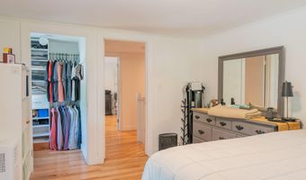 32 Pleasant Hill Rd, Falmouth, ME 04105