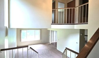 722 N HAWTHORNE Dr, Appleton, WI 54915