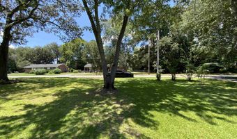 2012 Yelton Dr, Camden, SC 29020