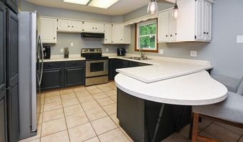508 Rosemary Ln, Anamosa, IA 52205