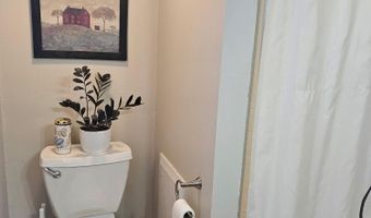 2807 Edgewood Dr, Altoona, PA 16602