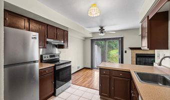 5 Woodside Dr, Albany, NY 12208