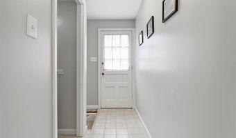6812 LAMP POST Ln, Alexandria, VA 22306