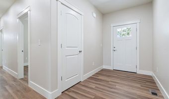 28 Fleetwood Dr, Bella Vista, AR 72714
