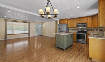 11300 FINNEGANS Way, Oregon City, OR 97045