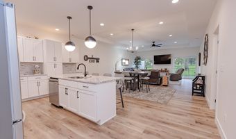 1018 Emerald Hills Dr, Arnolds Park, IA 51331