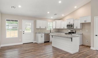 215 W Cofield St, Aurora, MO 65605