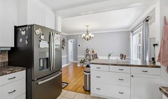 6329 Darlow Dr, Affton, MO 63123