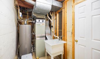 34 N GARFIELD St, Arlington, VA 22201