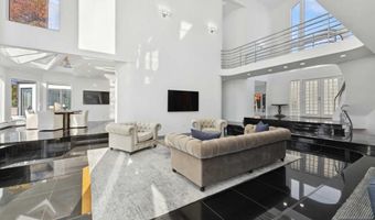 23 Rio Vista Dr, Alpine, NJ 07620