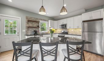 156 Myrtle Ave, Belford, NJ 07718