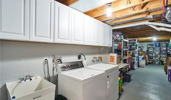 1085 Salton Dr, Akron, OH 44333