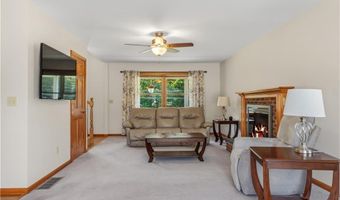 3 Courtney Ln, Hopkinton, RI 02832