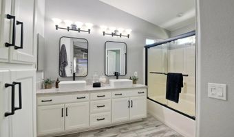 3358 Lake Circle Dr, Fallbrook, CA 92028