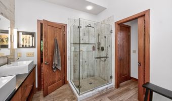 33943 Mill Creek Dr, Adel, IA 50003