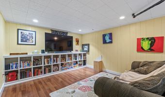 23 Chapel St, Augusta, ME 04330