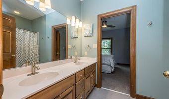 639 Wood Fern Dr, Ballwin, MO 63021
