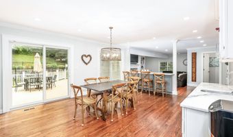 9 Hidden Brook Dr, Brookfield, CT 06804