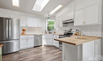 17114 Goodson Rd, Caldwell, ID 83607