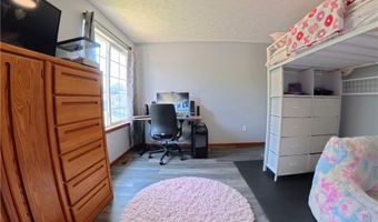 1271 Oxford Cir, Akron, OH 44312