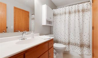 215 Ash St E, Annandale, MN 55302