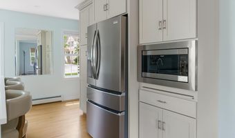 211 Oak St, Bath, ME 04530