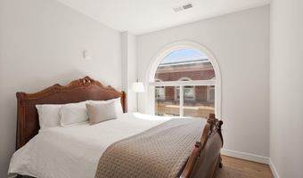 625 SLATERS Ln 401, Alexandria, VA 22314