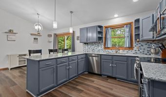 1433 W ROSELAWN Dr, Appleton, WI 54914