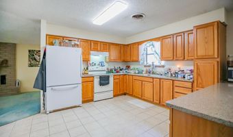102 Mountain Meadow Rd, Alamogordo, NM 88310