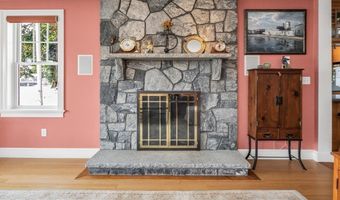 33 Crescent Ave, Beverly, MA 01915