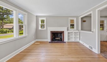 27 Lathrop Dr, Coventry, CT 06238