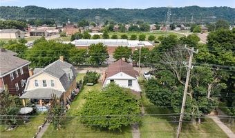 1427 Duss Ave, Ambridge, PA 15003