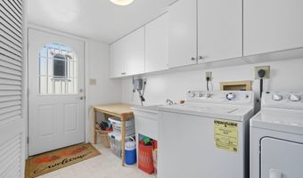 273 7th St, Avalon, NJ 08202