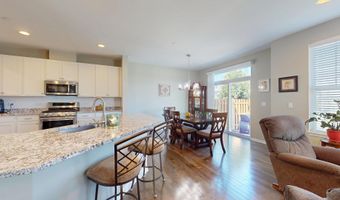 3221 N Heritage Ln, Arlington Heights, IL 60004