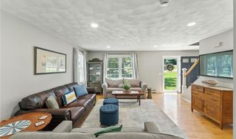 3 Sandy Ln, Bristol, RI 02809