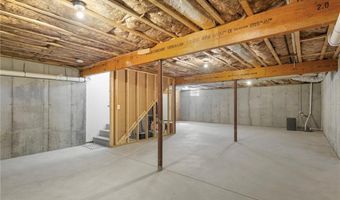 5 Thelma Ln 5, Middletown, RI 02842