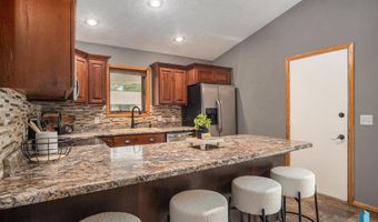 1601 E Keystone Dr, Brandon, SD 57005