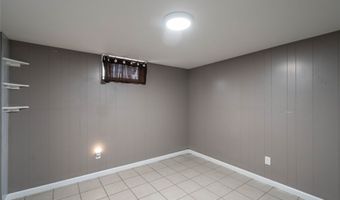825 SE 4th St, Ankeny, IA 50021