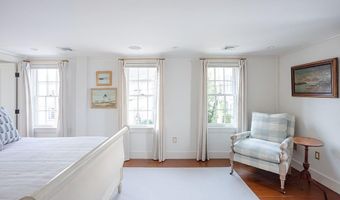41 Elm St, Newport, RI 02840
