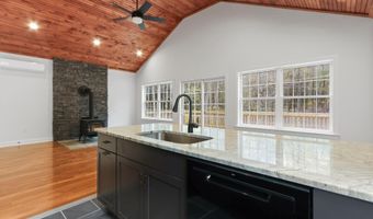 77 PARKER Trl, Albrightsville, PA 18210