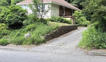 64 Oxford St, Augusta, ME 04330