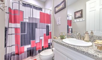 7401 PARADISO Dr, Apollo Beach, FL 33572