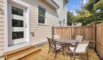 221 E 32nd St, Savannah, GA 31401