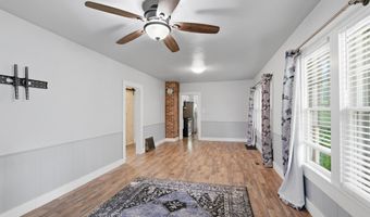528 E 15th St, Baxter Springs, KS 66713